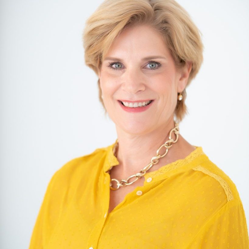 Karen Calder Headshot